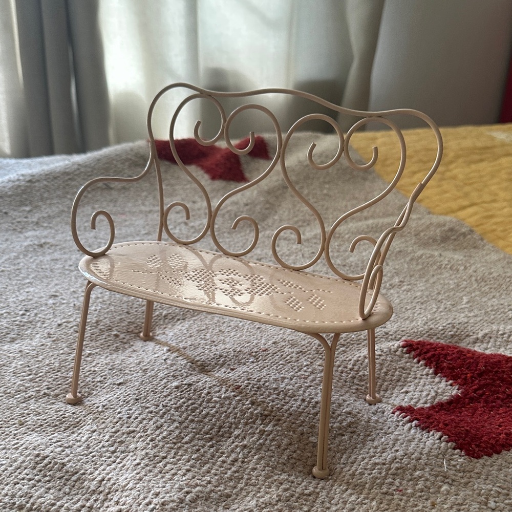 Vintage Style Cream Metal Mini Bench